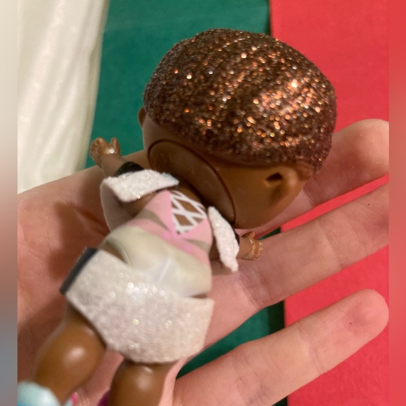 B1G2 - Brown Glitter Hair LOL Surprise Tot - Buy 1, Get 2 FREE - Picture 4 of 4